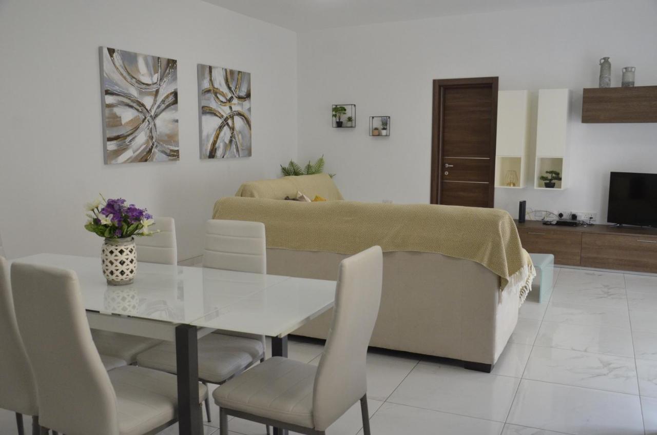 Lorenza Letting Apartment Marsaxlokk Buitenkant foto