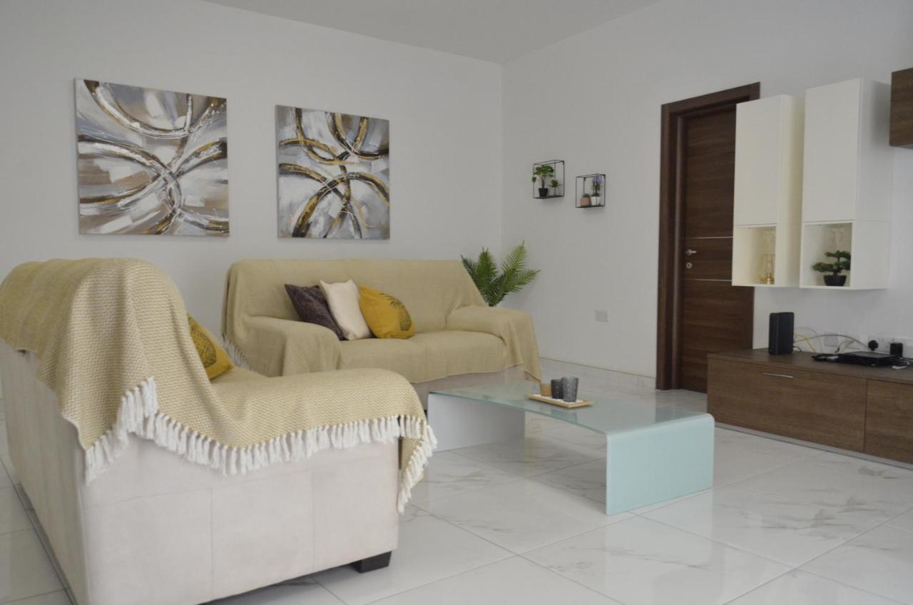 Lorenza Letting Apartment Marsaxlokk Buitenkant foto
